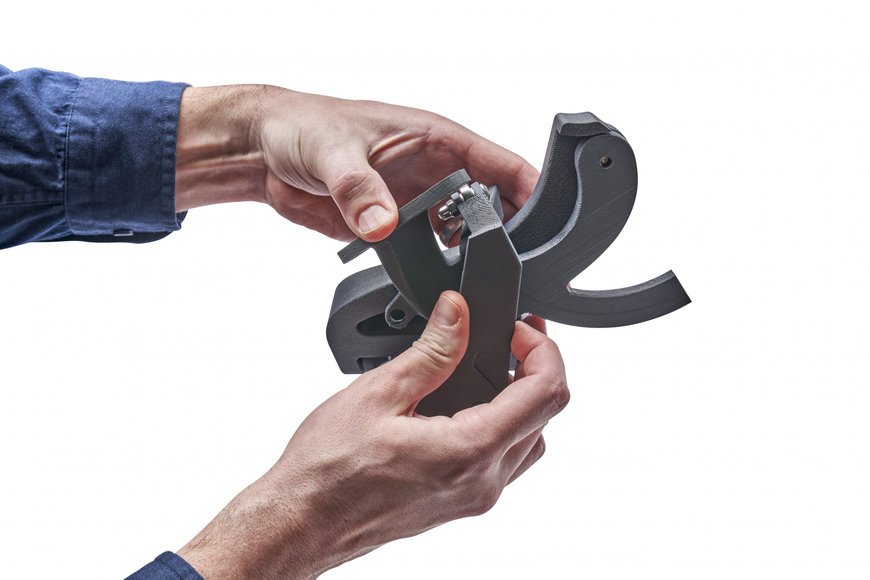 STRATASYS AJOUTE DEUX NOUVELLES IMPRIMANTES 3D CONÇUES POUR LES COMPOSITES A LA SERIE F123